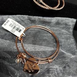 Unwritten Bracelets in rose gold and stud hoop earrings