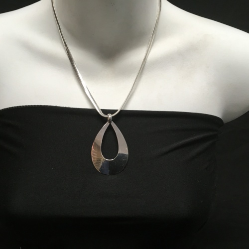 SS TEARDROP NECKLACE