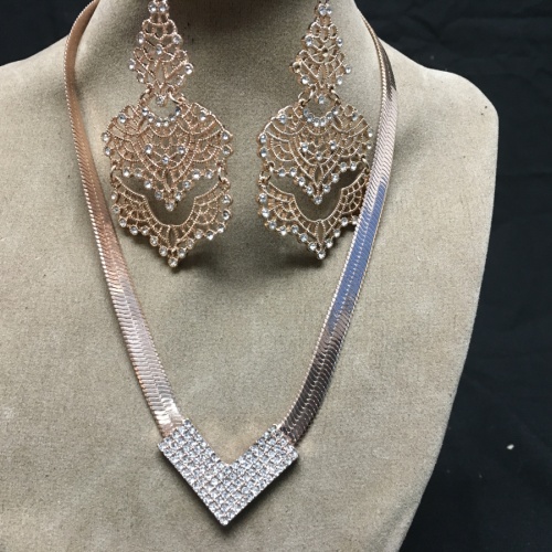 ROSE GLD PAVE V SINGLE NECKLACE WITH EARRINGS