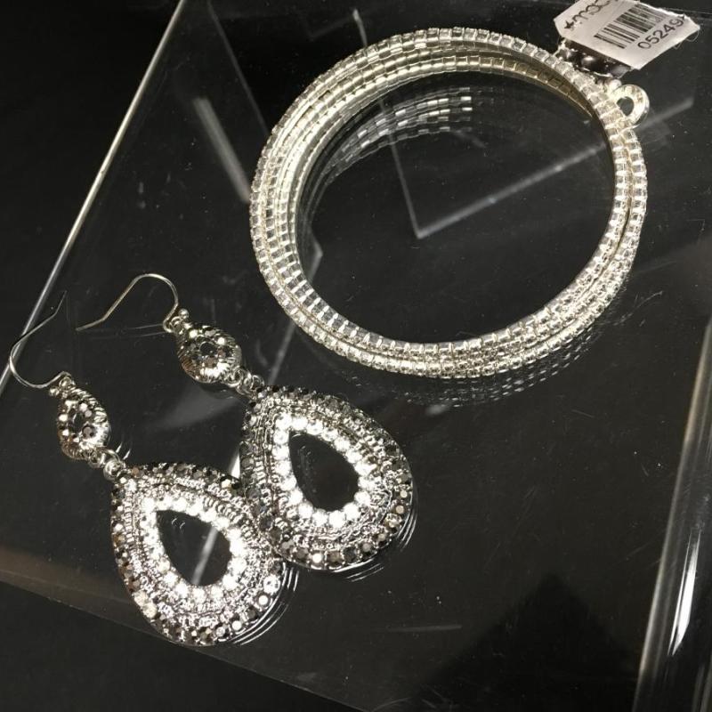 Designer fashion Necklace, earrings and Bracelet