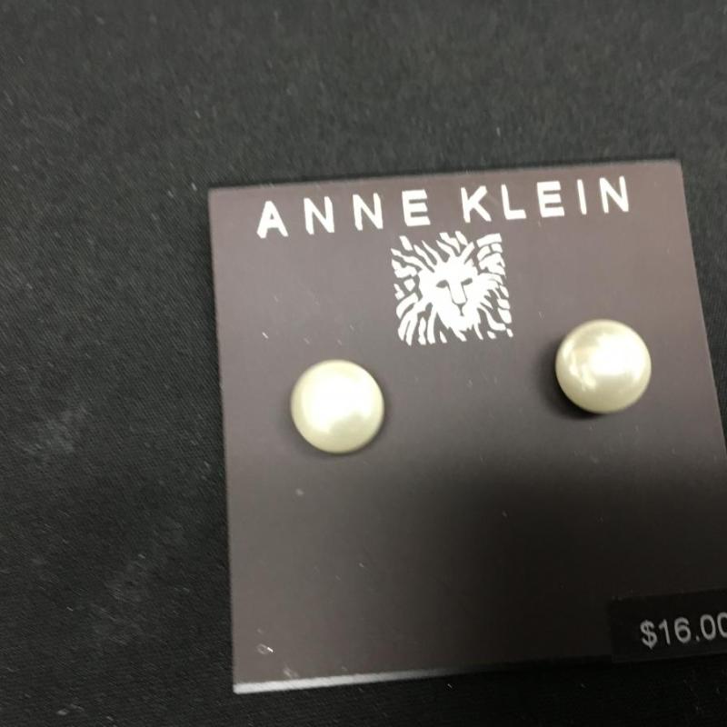 I.N.C Chanel Style “Y” Necklace / Anne Klein Pearl studs (faux)