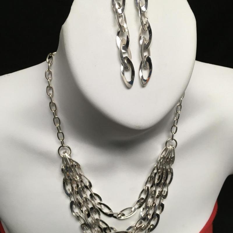 Silver-Tone Oval chain link necklace with matching earrings